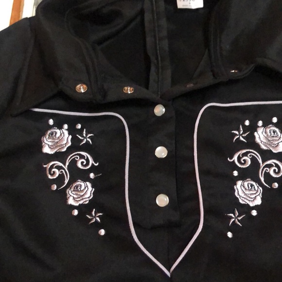 Westerncowgirl romper costume. Includes short romper, a chain belt andbandanna. - Picture 3 of 12